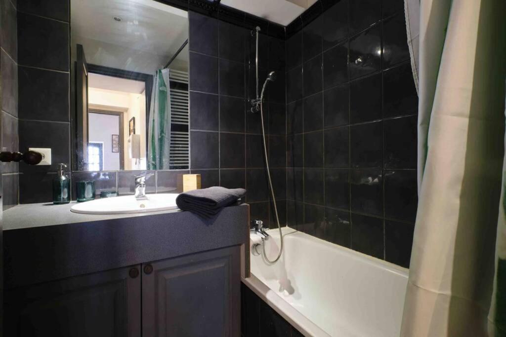 Centre Ville Appartement 75M2, Avec 3 Chambres Carcasona Exterior foto
